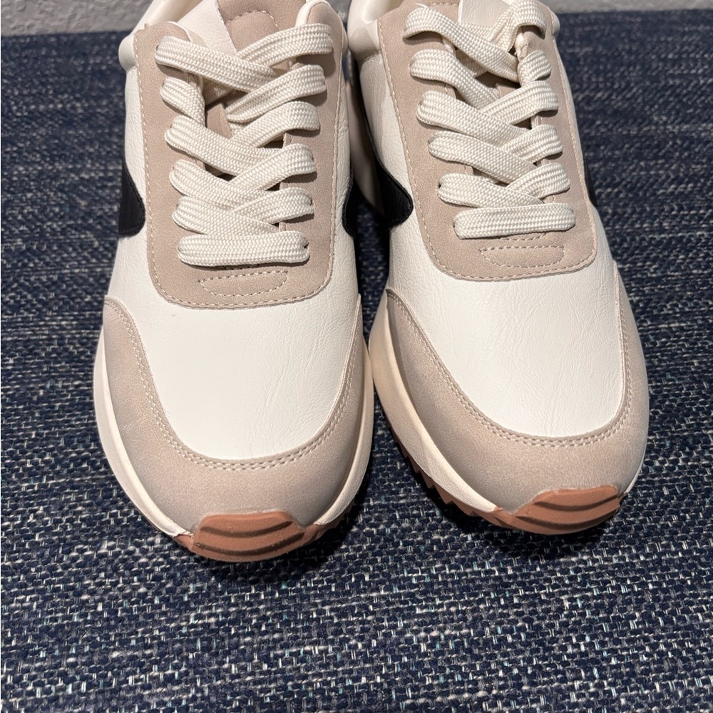 DF Cloudea Sneakers -new!